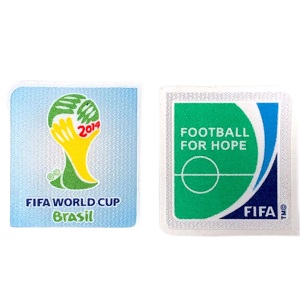 Crachás do Campeonato do Mundo de Futebol do Brasil 2014 e do FOOTBALL FOR HOPE